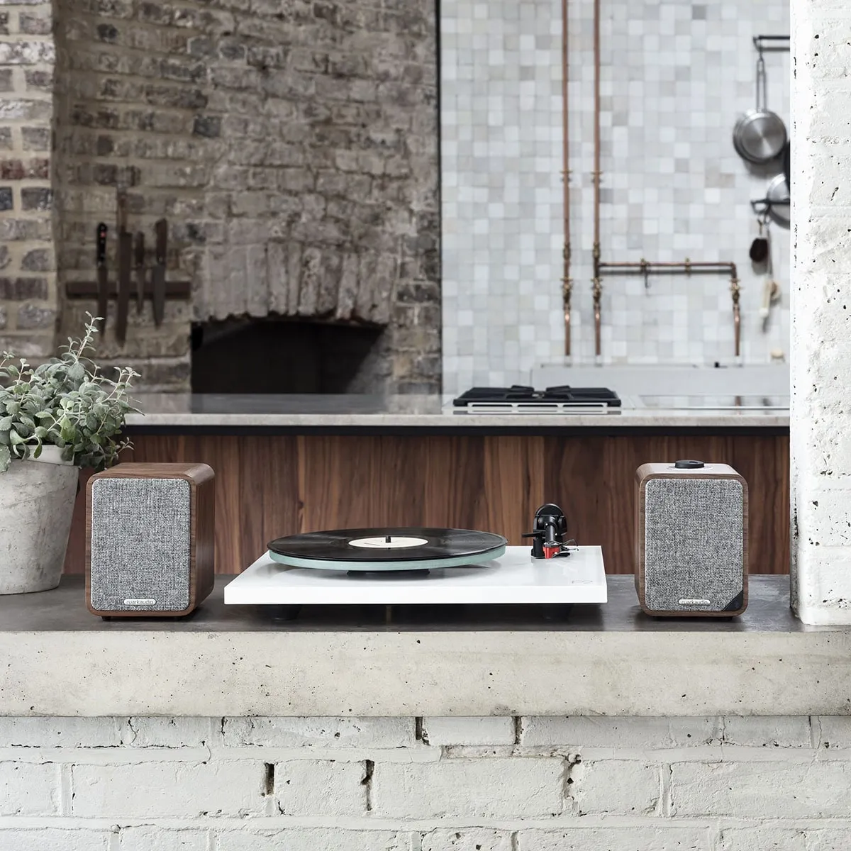 MR1 Mk2 Bluetooth Speaker System (graded)